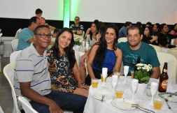 Caixa Econômica Federal de Irecê: Adriane Medeiros #fimdeano #bancáriosirecêeregião #festa