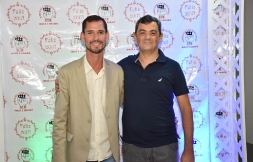 #tapetevermelho Carlos Alberto (Presidente do Sindicato dos Bancários de Irecê e Região) e João Neto Queiroz  (Diretor do Sindicato dos Bancários de Irecê e Região)  #fimdeano #bancáriosirecêeregião